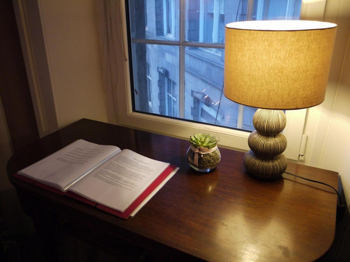 3 Bedroom - Historic Old Town Apartment Edinburgh