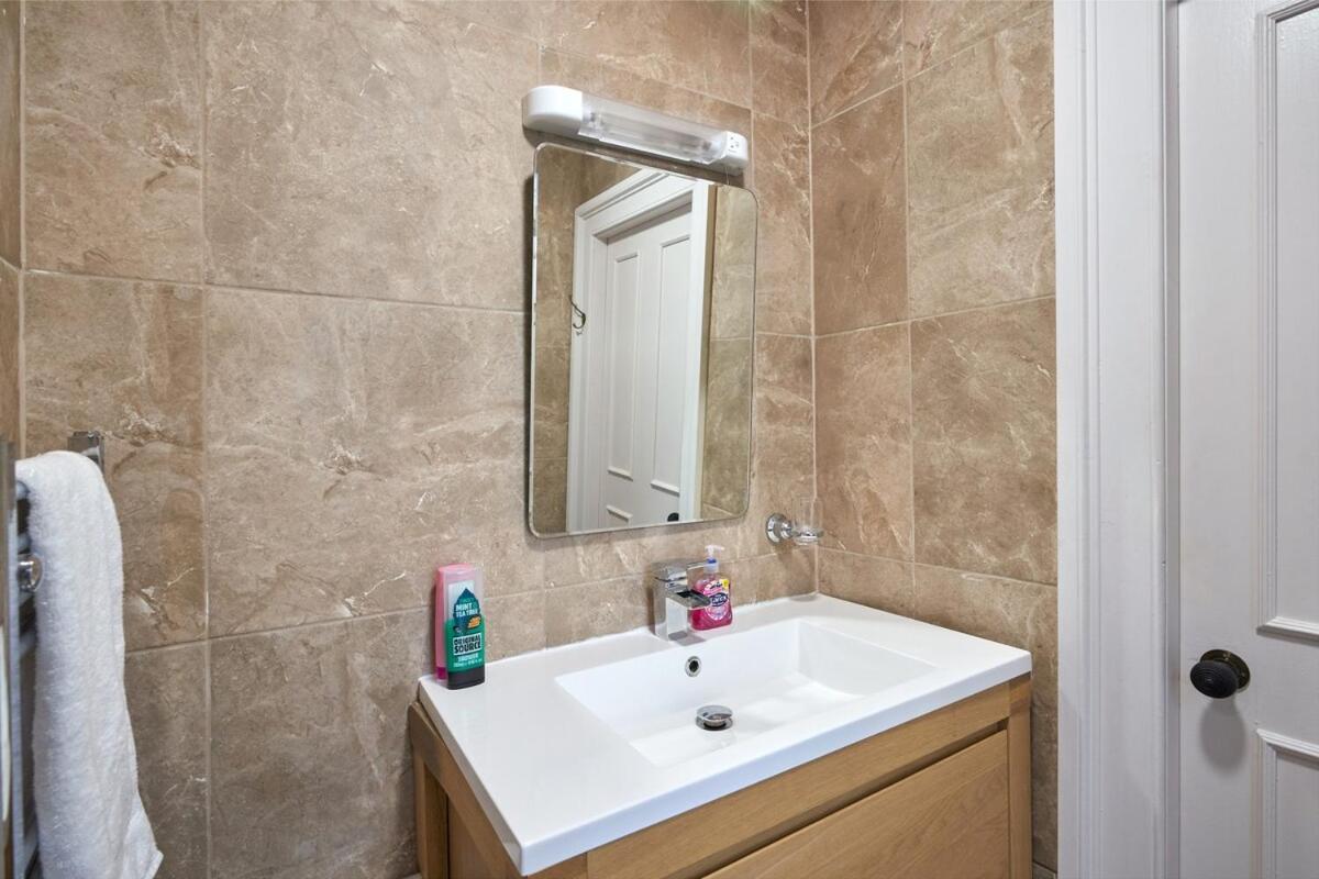3 Bedroom - Historic Old Town Apartment