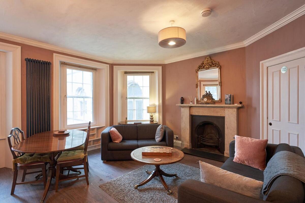 Apartment 3 Bedroom - Historic Old Town