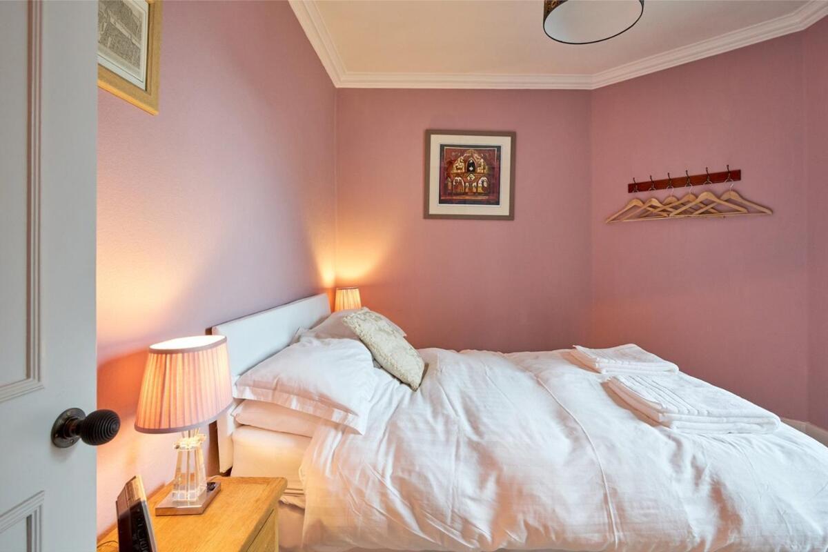 Apartment 3 Bedroom - Historic Old Town *