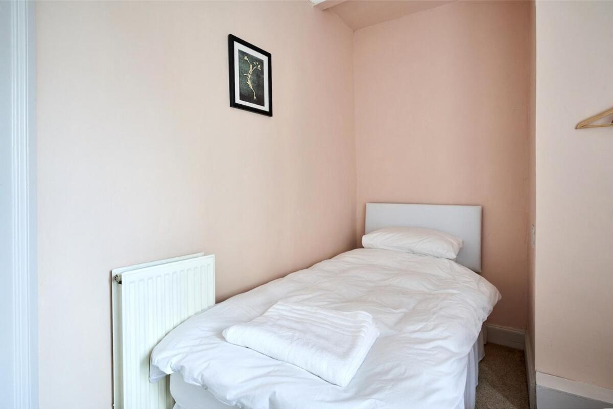 Apartment 3 Bedroom - Historic Old Town Edinburgh
