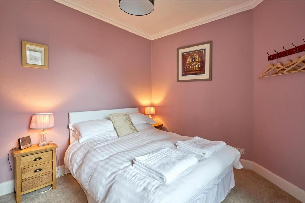 3 Bedroom - Historic Old Town Apartment